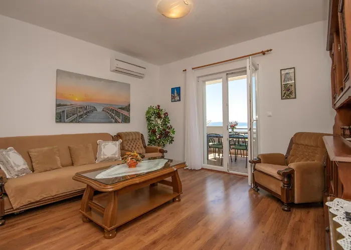 Apartment Three-bedroom In *