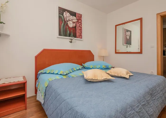 Three-bedroom In Makarska