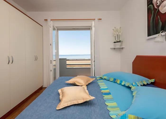 Apartament Three-bedroom In *