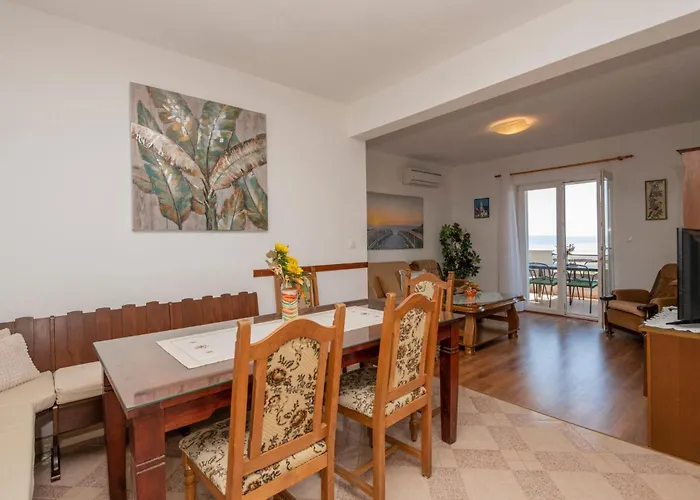 Three-bedroom In Apartment