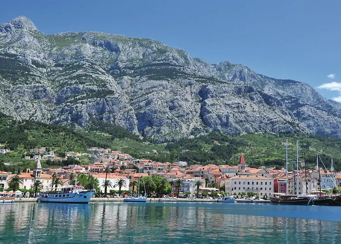 Three-bedroom In * Makarska