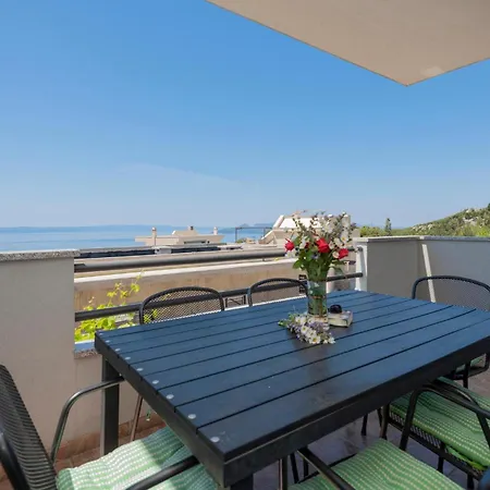 Apartmán Three-bedroom In *